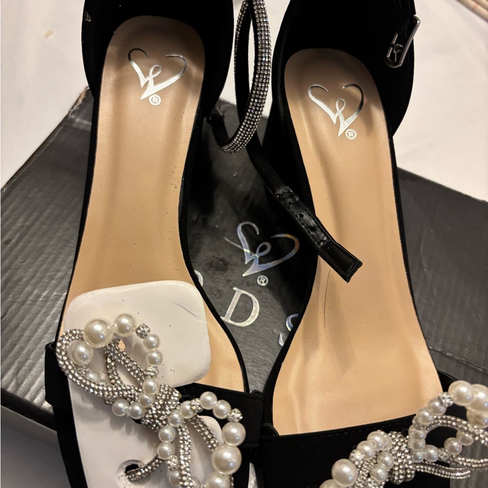 Windsor Black Rhinestone Pearl Bow Heels - Picture 13 of 14